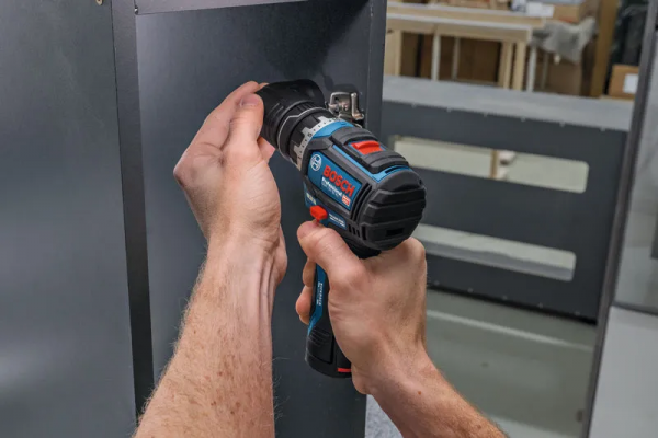 Bosch Professional GSR 12V-32 FC (L) Akku-Bohrschrauber (2x2.0Ah; GFA) (06019N7101)