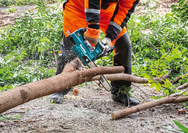 Makita UC002GZ Akku-Kettensäge