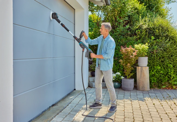 Gardena Akku-Multi-Reiniger AquaBrush Universal 04/18V P4A solo (14842-55)